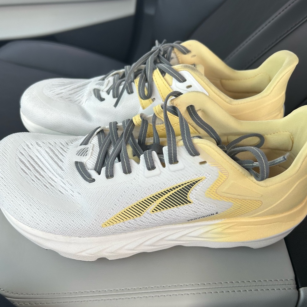 Altra Provision 6 size 9.5 women’s